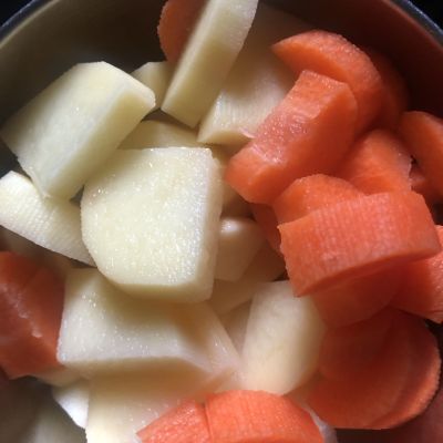 梅花肉海带焖黄豆的做法步骤：7