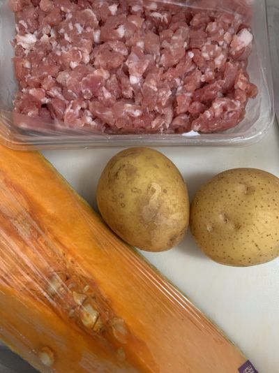 南瓜土豆肉末蓋飯的做法步骤：1