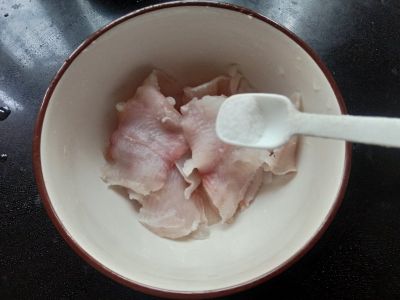 香酥鱼排的做法步骤：2