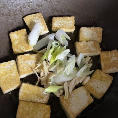 豆腐烧木耳的做法步骤：5