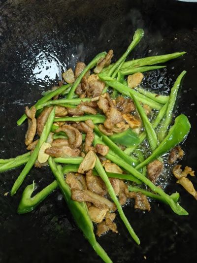 椒丝炒黄豆芽的做法步骤：5