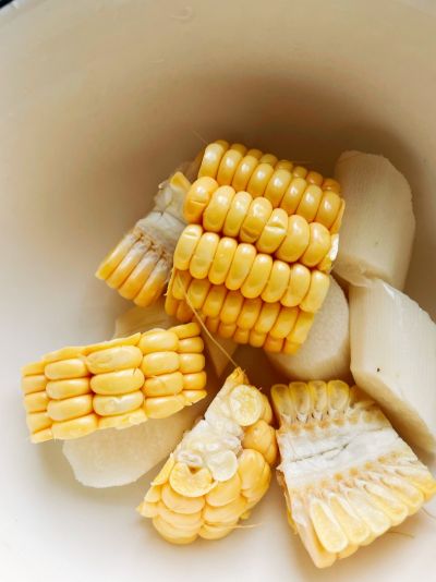 滋补鸽子汤的做法步骤：2